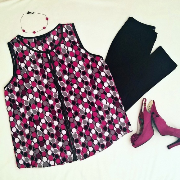 Apt 9 Geometric Print Sleeveless Blouse - Picture 2 of 4